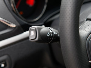 2012��MG5 �п؅^