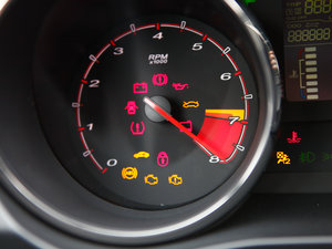 2012��MG5 �п؅^