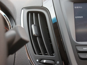 2012款1.5L 自动领航版 空调出风口