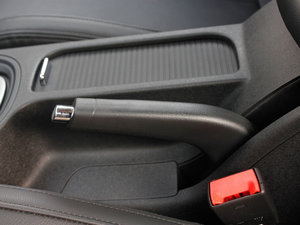 2012款1.5L 自动领航版 驻车制动器
