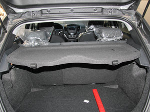 2012款1.5L 手动豪华版 空间座椅