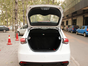 2012款1.5L 自动豪华版 空间座椅