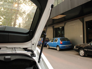 2012款1.5L 自动豪华版 空间座椅