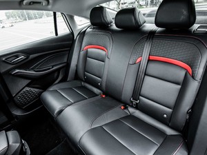 2021款180DVVT 手动青春豪华版 空间座椅