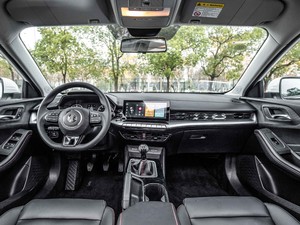 2021款180DVVT 手动青春豪华版 中控区