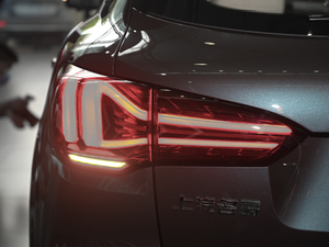 2021400TGI ԄTrophyŞ ^