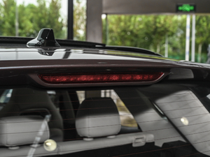 2021400TGI ԄTrophyŞ ^