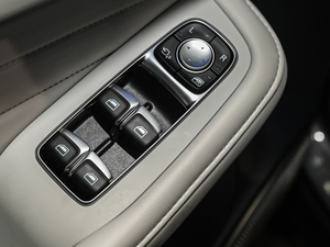 2021400TGI Ԅ(dng)(q)TrophyŞ {܇ƅ^(q)	