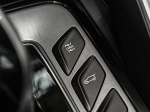 2021400TGI ԄTrophyŞ п؅^