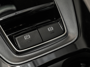 2021400TGI ԄTrophyŞ п؅^