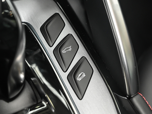 2021300TGI ԄӃTrophy п؅^