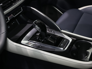 2021400TGI ԄTrophyŞ п؅^