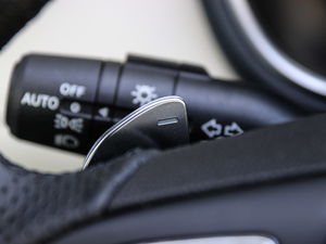 2021400TGI ԄӃTrophyŞ п؅^