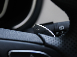 2021400TGI ԄӃTrophyŞ п؅^