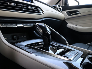 2021400TGI ԄӃTrophyŞ п؅^