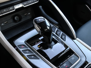 2021400TGI ԄӃTrophyŞ п؅^