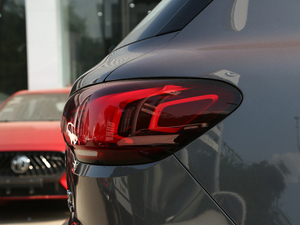 2021300TGI Ԅ(dng)(q)Trophy (x)(ji)^