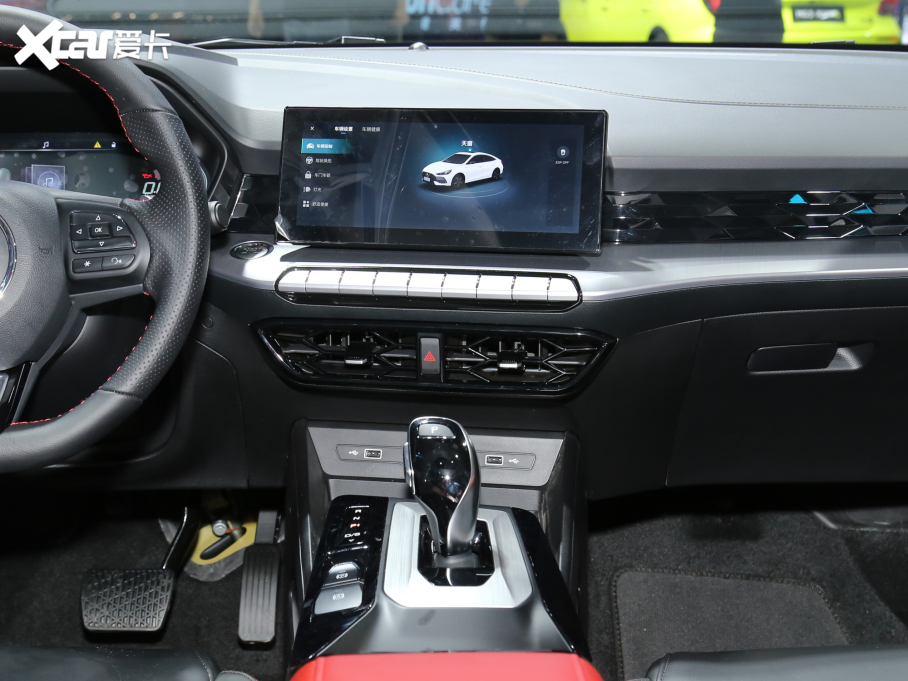 2022MG5 300TGI DCTԽŞ