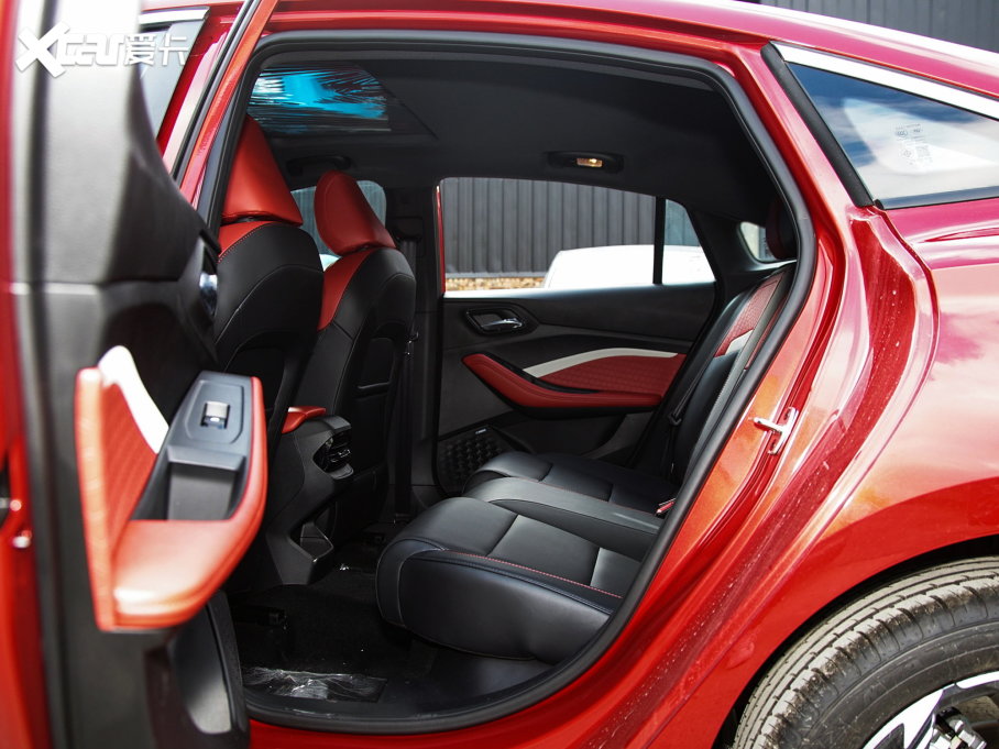 2022MG5 300TGI DCTԽŞ