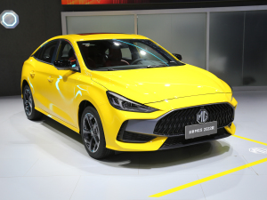 2022款300TGI DCT潮越旗舰版 右前45度