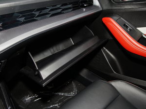 2022款300TGI DCT潮越旗舰版 手套箱