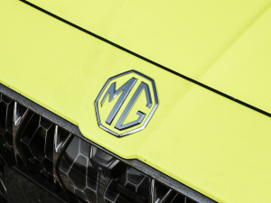 20221.5T Trophy\Ş ^