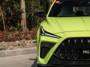 20221.5T Trophy\Ş ^