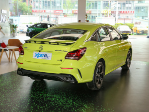 2022款1.5T 豪华版 右后45度