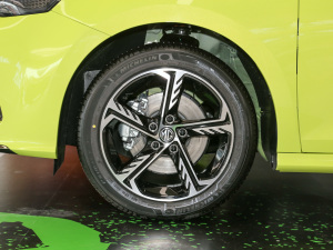 2022款1.5T 豪华版 轮圈