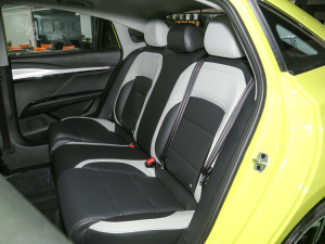 2022款1.5T 豪华版 后排座椅
