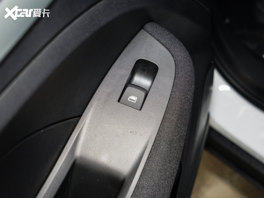 2022MG ZS 180DVVT քȫf858