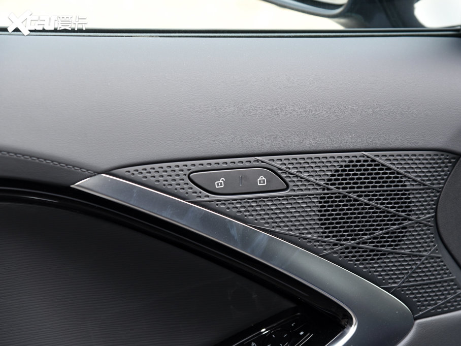 2023MG7 2.0T ԄTrophy+ҫ