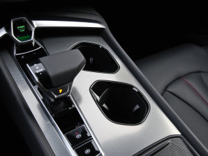 2023款2.0T 自动Trophy+激擎耀世版 前排杯架