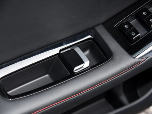 20232.0T ԄTrophy+ҫ п؅^(q)