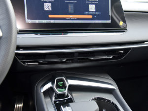 20232.0T ԄTrophy+ҫ п؅^