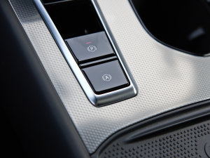 20232.0T ԄTrophy+ҫ п؅^