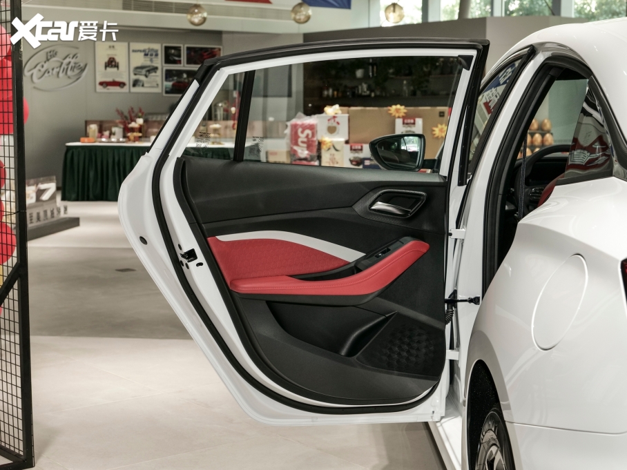 2023MG5 180DVVT CVTA