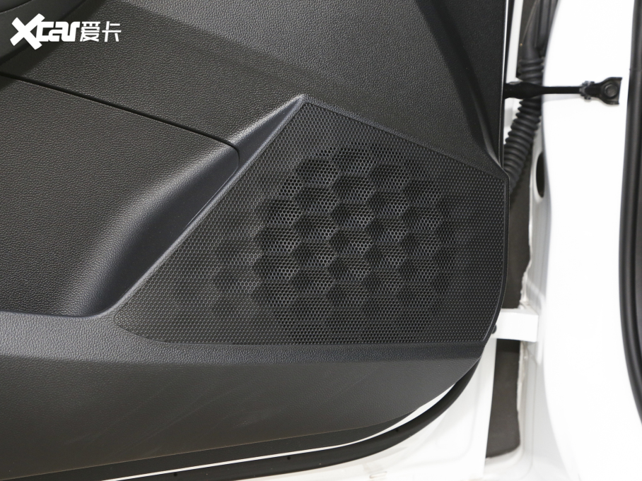 2023MG5 180DVVT CVTL(fng)а