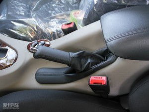 2010款1.8T 自动舒适版 驻车制动器