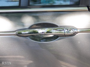 2010款1.8T 自动舒适版 主驾门拉手