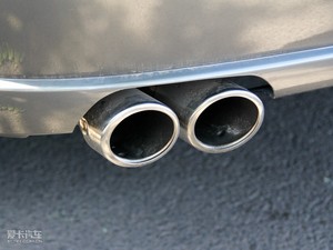 2010款1.8T 自动舒适版 排气管