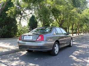 2010款1.8T 自动舒适版 整体外观
