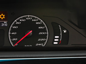 20111.8L Ԅ(dng)Ӣ п؅^(q)