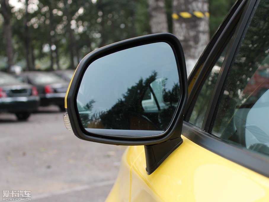 2011��MG3 Xross 1.5L AMT���A��