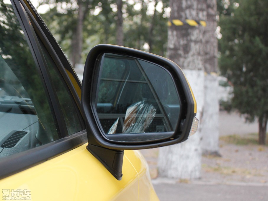 2011��MG3 Xross 1.5L AMT���A��