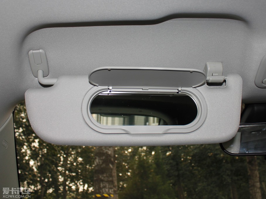 2011��MG3 Xross 1.5L AMT���A��