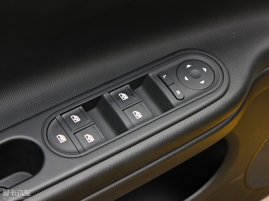 2011��MG3 Xross 1.5L AMT���A��