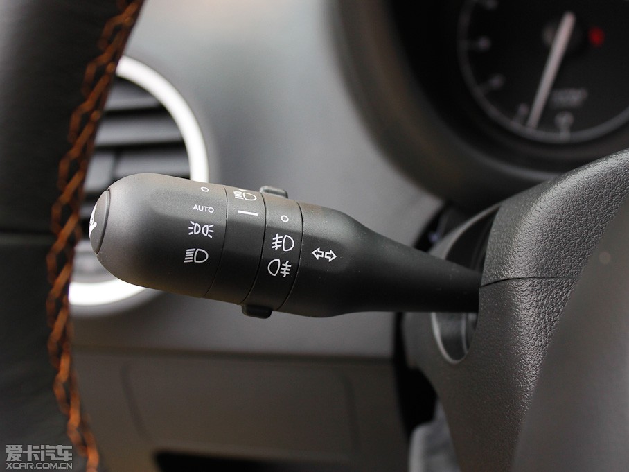 2011��MG3 Xross 1.5L AMT���A��