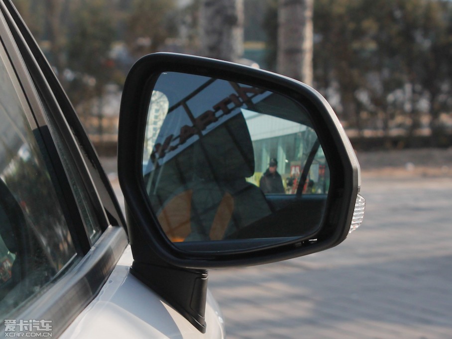 2011��MG3 Xross 1.5L �քӾ�Ӣ��