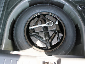 2011款1.5L AMT精英版 备胎